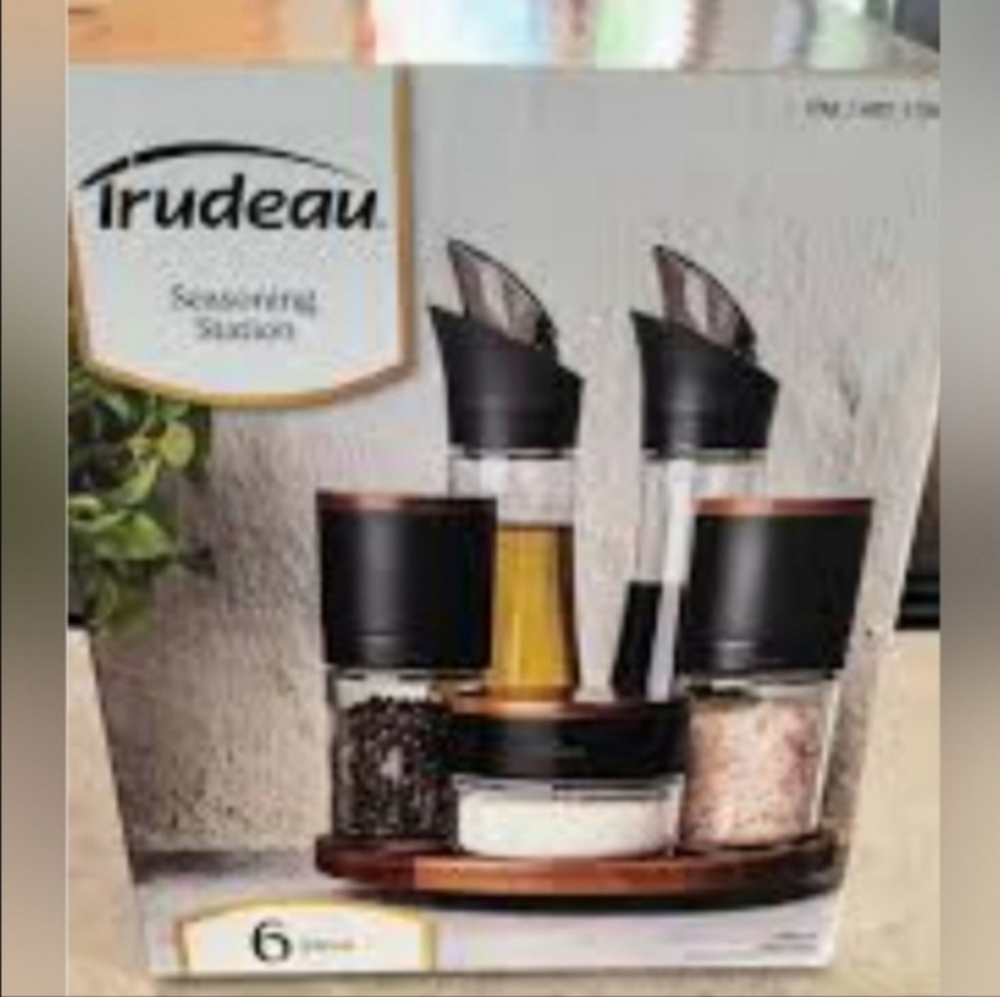 Trudeau Seasoning Station Set